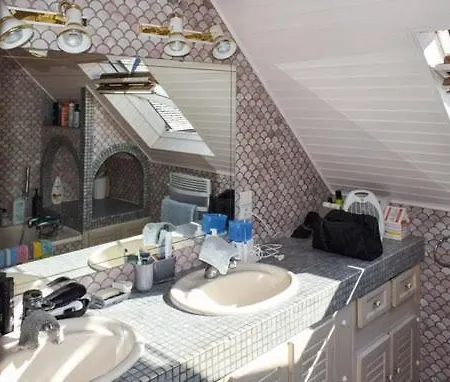Bellevue Avec Piscine فيلة Agos-Vidalos
