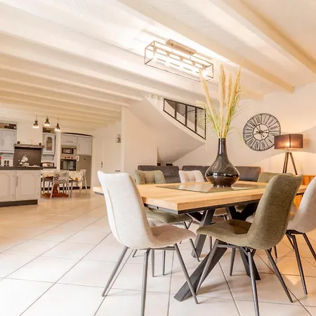 Bellevue Avec Piscine 阿戈斯维达洛斯